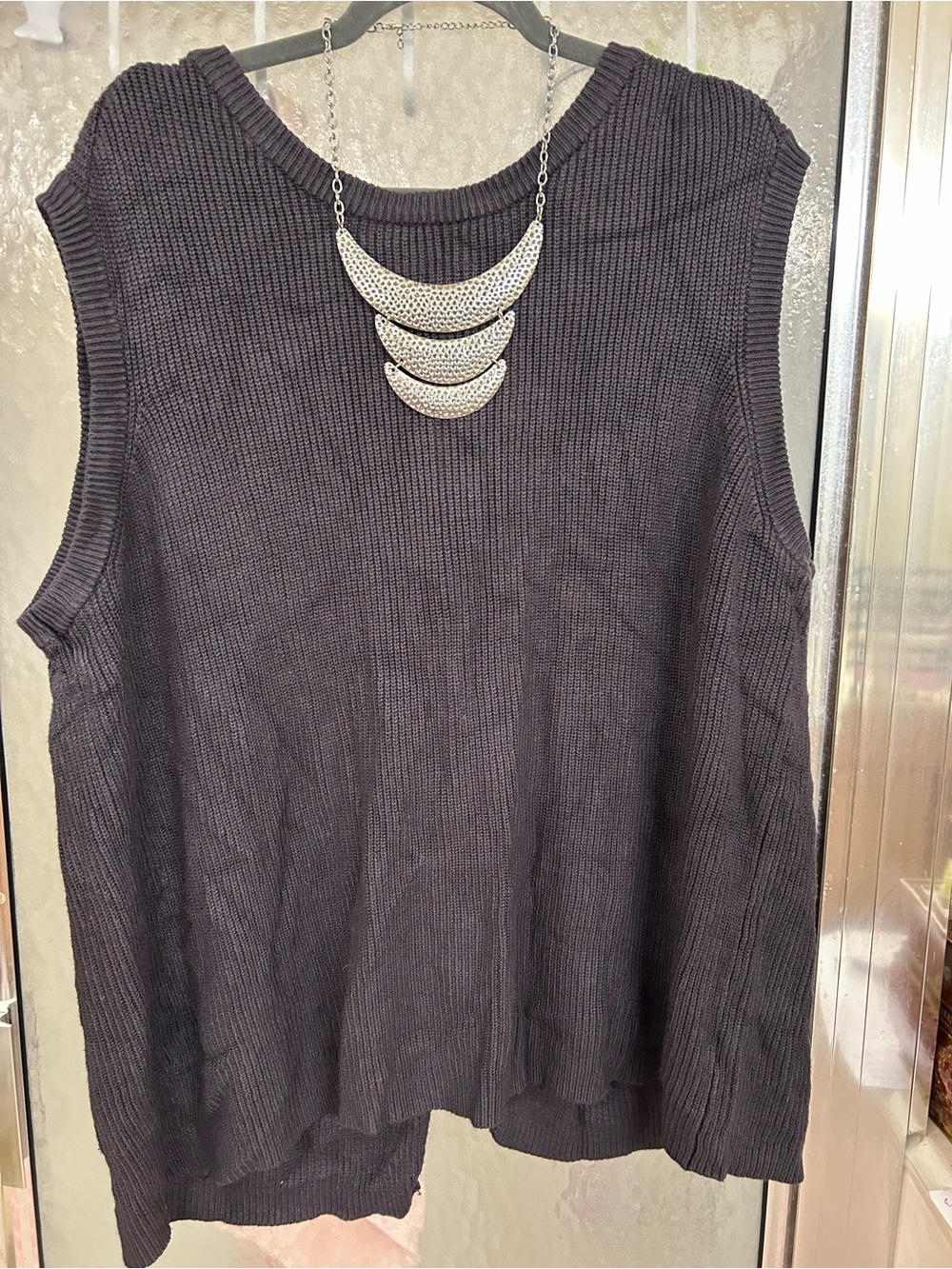 Sleeveless Knit Tank Top - Black